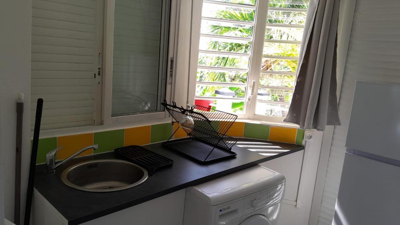 Coconing Logements Studios Et Maisons 상트 안느 외부 사진