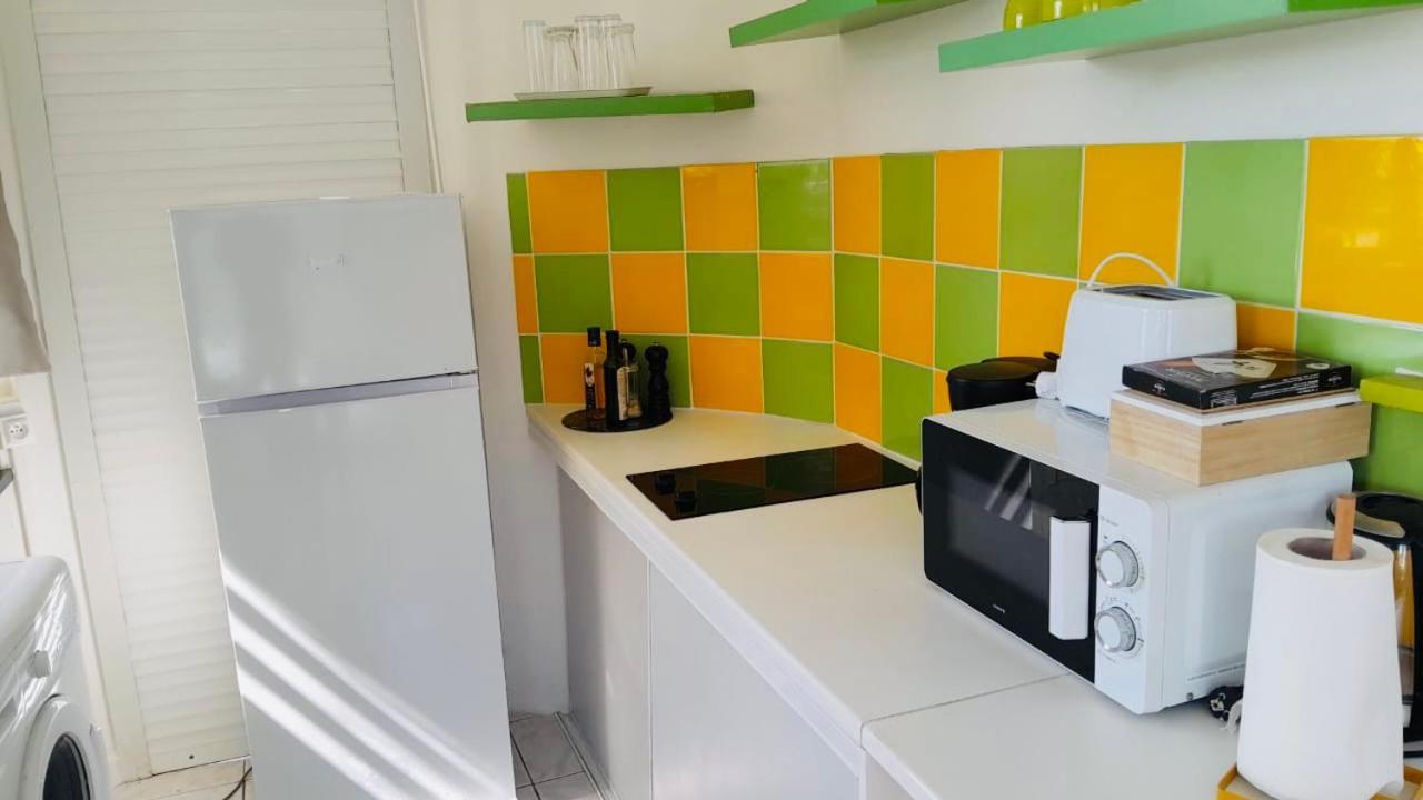 Coconing Logements Studios Et Maisons 상트 안느 외부 사진
